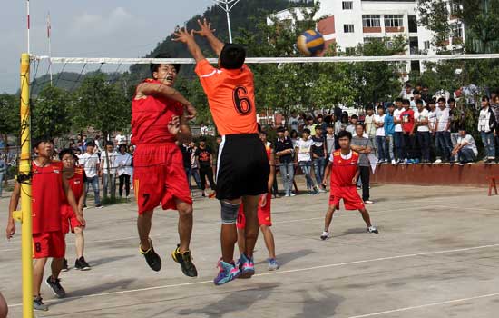 罗平县举办2016年高中学生排球联赛