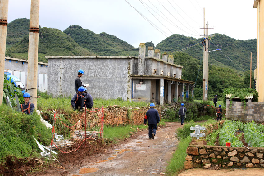 轮南镇经济总量_2015中国年经济总量(2)