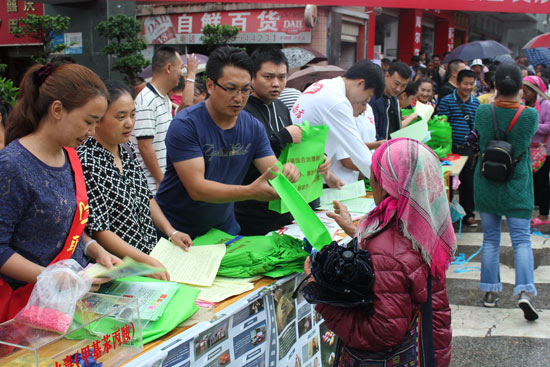 澜沧县勐朗镇人口数量_普洱市澜沧县勐朗镇(3)