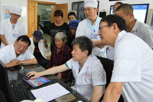 上海名医团队到云南省罗平县人民医院开展