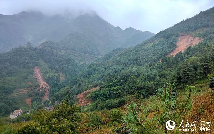 小河镇多少人口_小河卡通图片