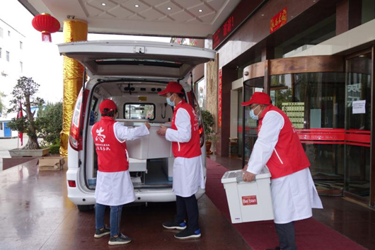 ��������:��ʱ������ʵ��־Ը�����ж�ΪȺ������"����ǽ"��2��