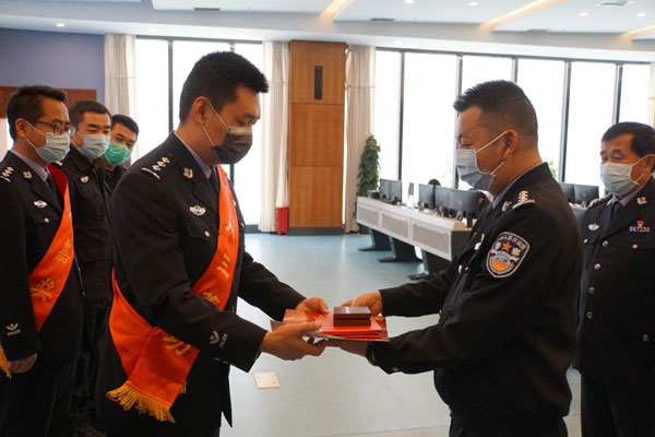 德宏州公安局啟動戰時表彰 把獎勵送到疫情防控第一線