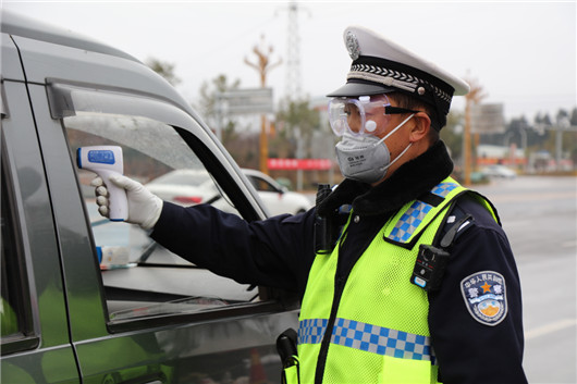 警徽閃耀 警燈閃爍【2】