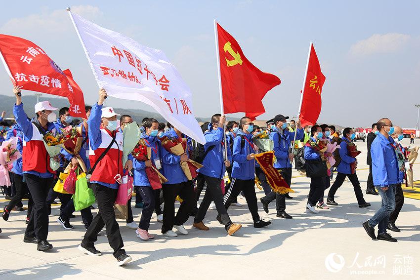 醫療隊隊員平安歸來。（人民網 李發興 攝）