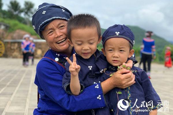 上南溫村民們的幸福生活（人民網 曾智慧 攝）