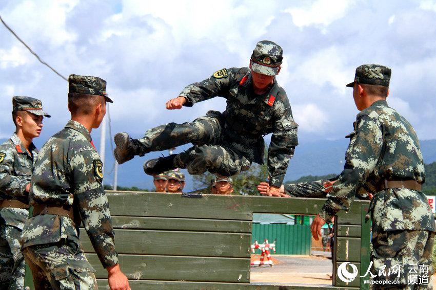 戰士們進行日常訓練。人民網 程浩 攝