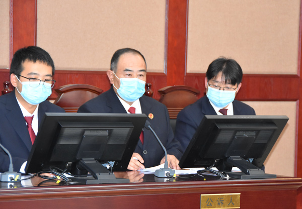 檢察長擔任公訴人出庭支持公訴。（供圖）