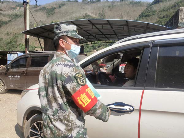 李子皓堅守在疫情防控一線。唐瑞攝