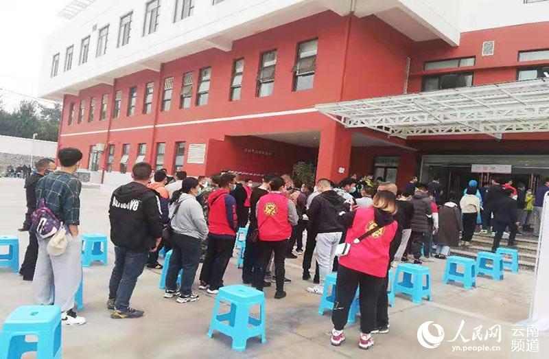 �º��ݸ��ױ���Ժ�¹�������ֵ㣬â���������������Ŷӽ������硣��������