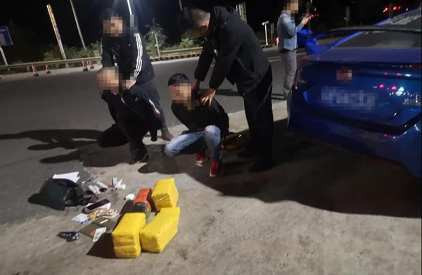 大理州警方连续侦破两起万克毒品大案