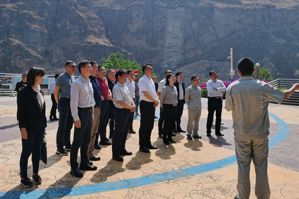 �廪��ί��ί���Ӹ�»Ȱ��չ��ѧ��ʷ���س��ġ������ߡ���ʷѧϰ�����ֳ���ѧ����廪��ί��֯����ͼ