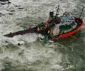 印駁船沉沒造成37人死亡日前在孟買附近海域發生的駁船沉沒事故已造成37人喪生、38人失蹤。