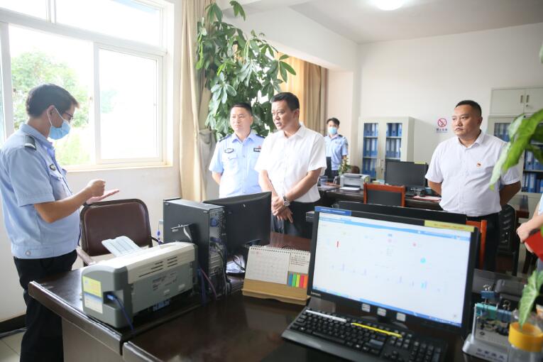 庄宇到文山市調研指導公安工作。