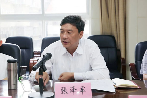 云南省科协党组书记,常务副主席张泽军,省科协党组成员,副主席出席