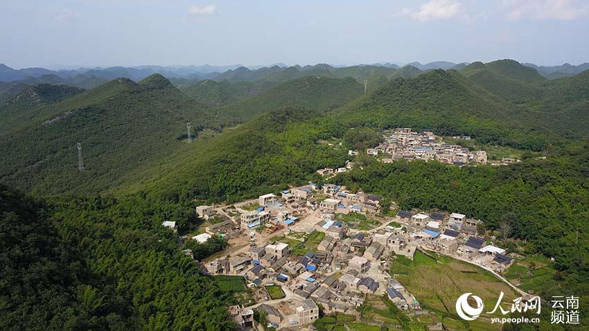 硯山縣維摩鄉的國家石漠公園項目區。