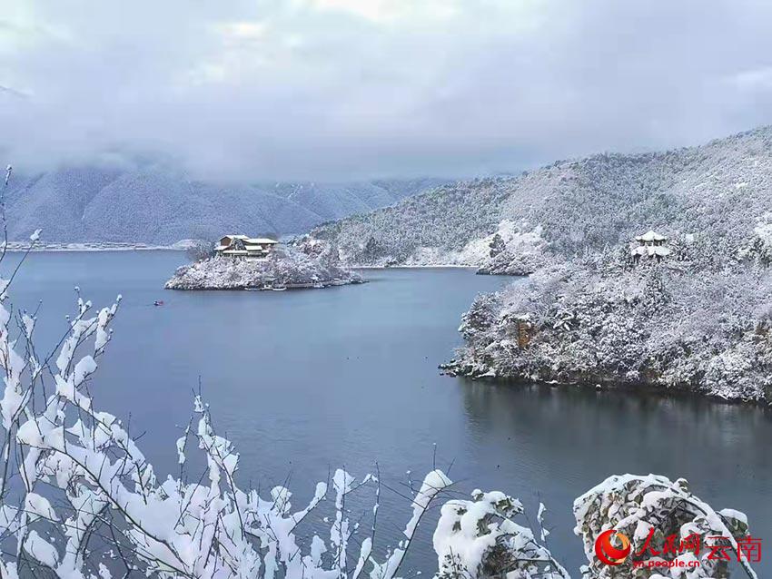 瀘沽湖雪景。王正寧攝