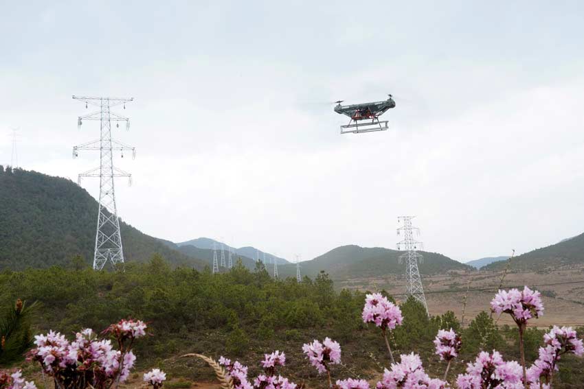 重载无人机应用于高海拔地区电力建设在国内尚属首次。