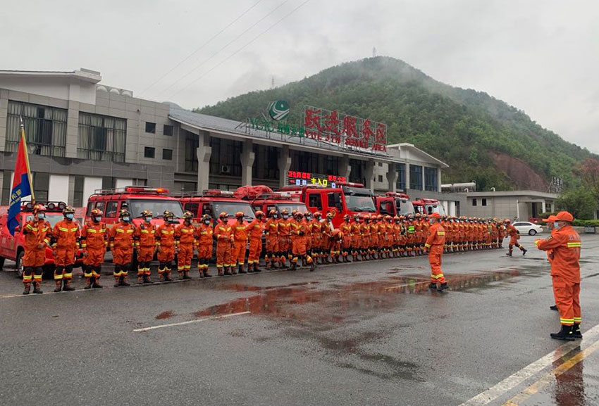 消防救援人員集結。雲南消防供圖