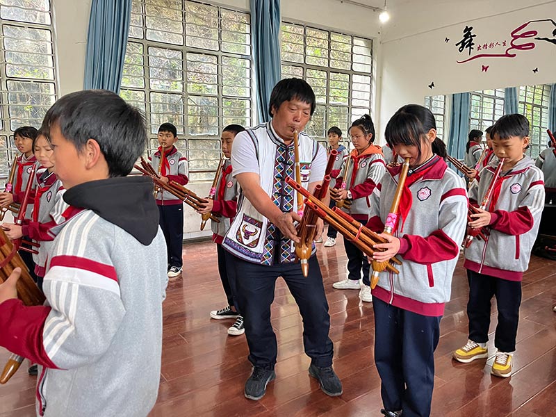 ��Ϫ�м���������«���贫��������ֽ�ѧ���Ǵ���«�ϡ���������ý�����Ĺ�ͼ
