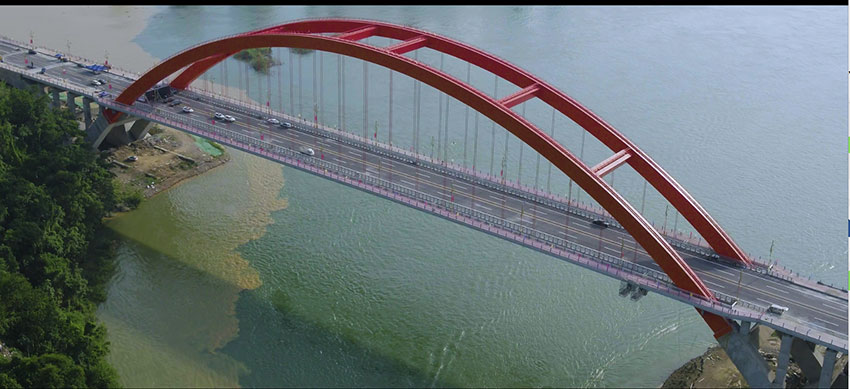 西双版纳澜沧江黎明大桥建成通车。
