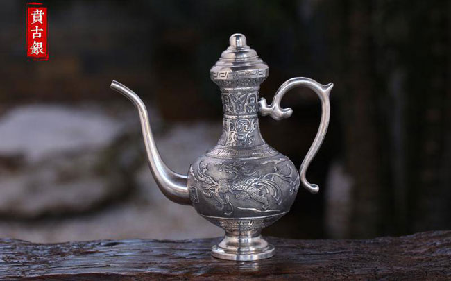 银壶。蒋婷婷摄