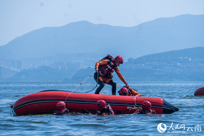 演练现场。赵渝摄