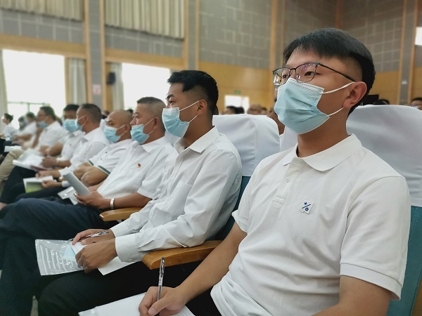 “擂台比武”现场。景东县融媒体中心供图