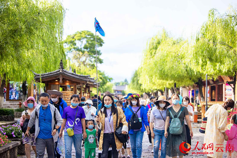 截至7月5日，麗江市已接待426個旅游團隊。人民網 蔡樹菁攝