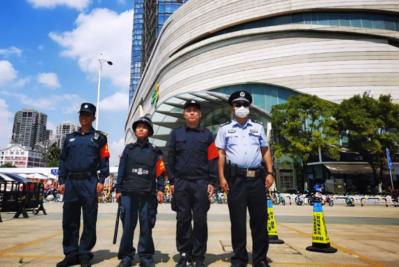 前卫派出所开展夏季治安打击整治“百日行动”。昆明市公安局西山分局供图
