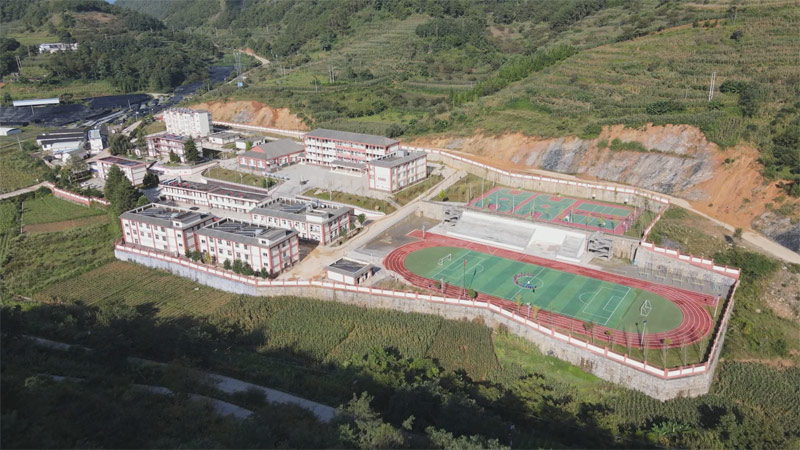 摆榔民族学校全景