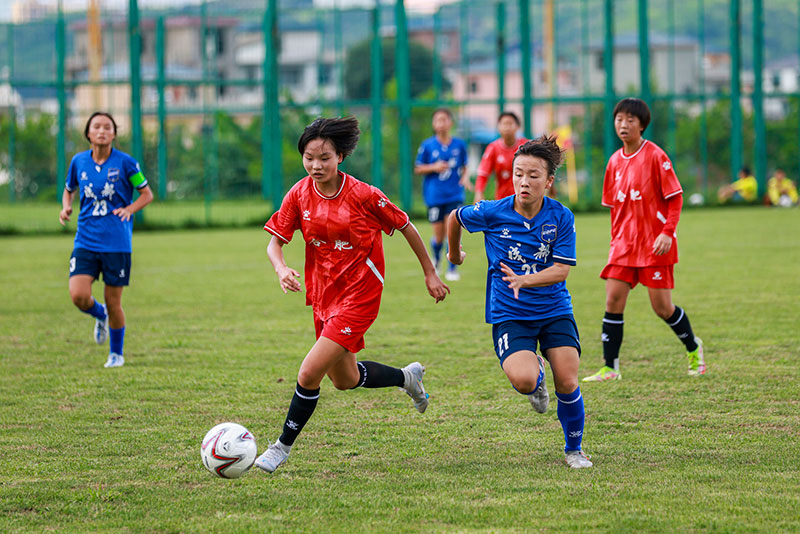 2021年全国体校杯女子足球比赛在开远市足球训练基地开赛。陶家淇摄