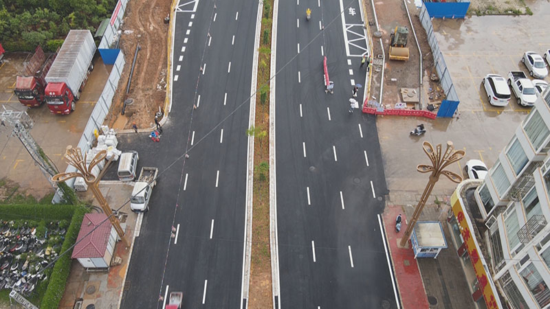 红塔大道东段道路改造建设主题工程完工。赵洁薇摄