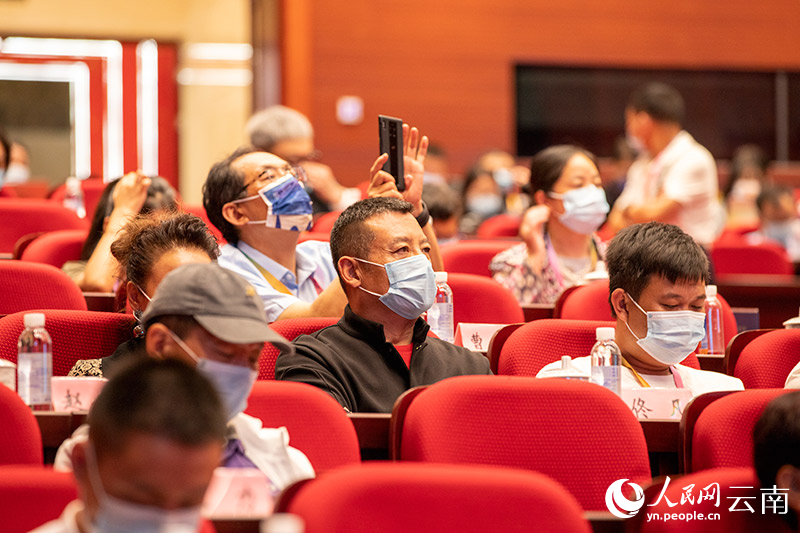 9月14日晚，第九届亚洲微电影艺术节在云南省临沧市开幕，图为开幕式现场。人民网 虎遵会摄