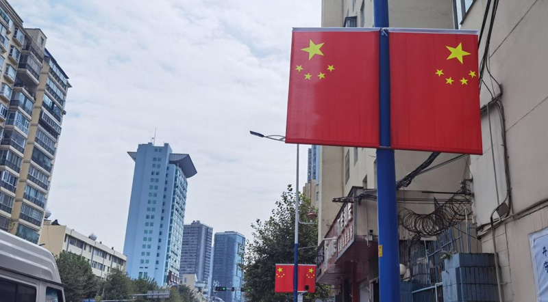 昆明市西山区西昌路西山段国庆氛围。西山区融媒体中心供图