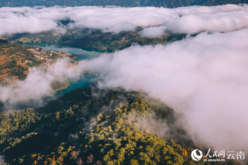 云县“百里长湖”景观。陈建波摄