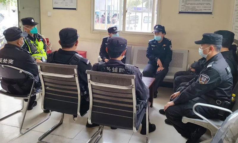 开展“问计于民”大走访、普及反诈防骗知识。昆明市公安局五华分局供图