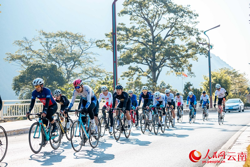 2022中国怒江自行车跨年邀请赛现场。侯开旷摄
