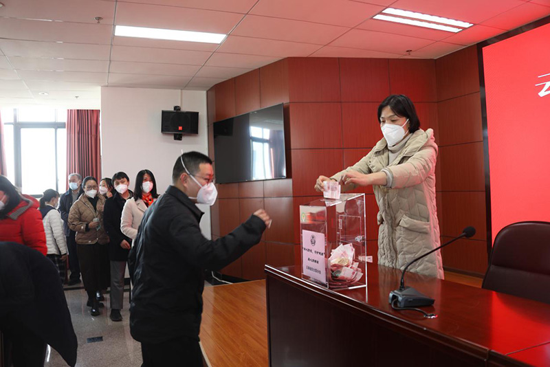 “同心抗疫-守护健康”捐赠活动现场。