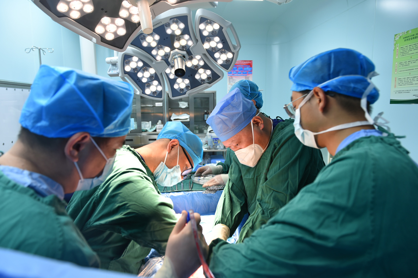 手術現場。昆明醫科大學第二附屬醫院供圖