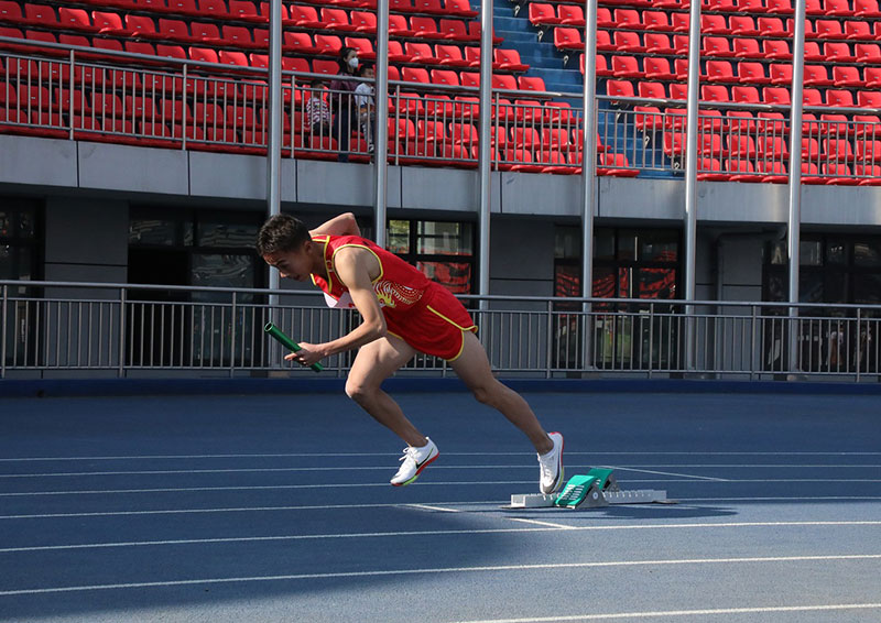 男子4x400米接力决赛。郭斯维摄