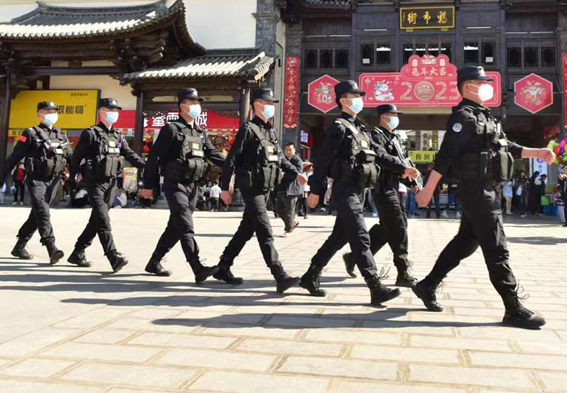 民警在巡逻。云南省公安厅新闻办公室供图