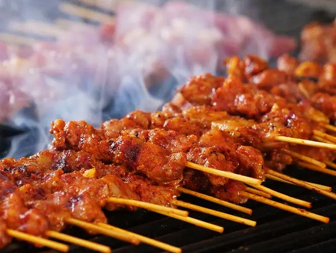 烤小肉串。
