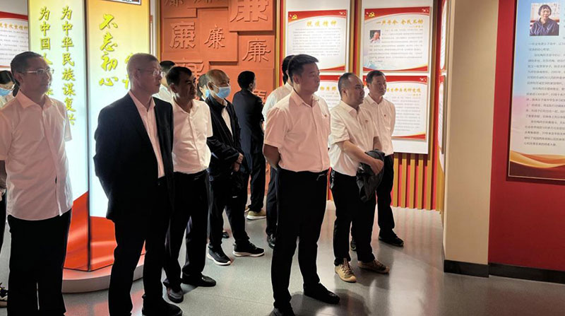 党员干部到永胜县反腐倡廉警示教育基地开展主题党日活动。俪嫣摄