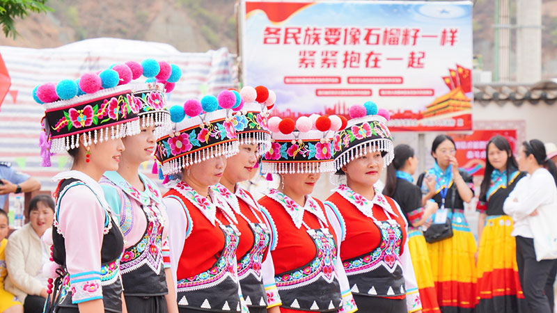 普厂村“西瓜节”彝族歌舞（5月13日摄）赵劲松摄