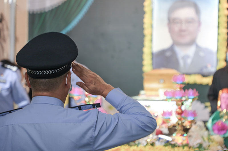 朱璐润送别仪式于14日上午在保山市殡仪馆举行。保山市公安局供图