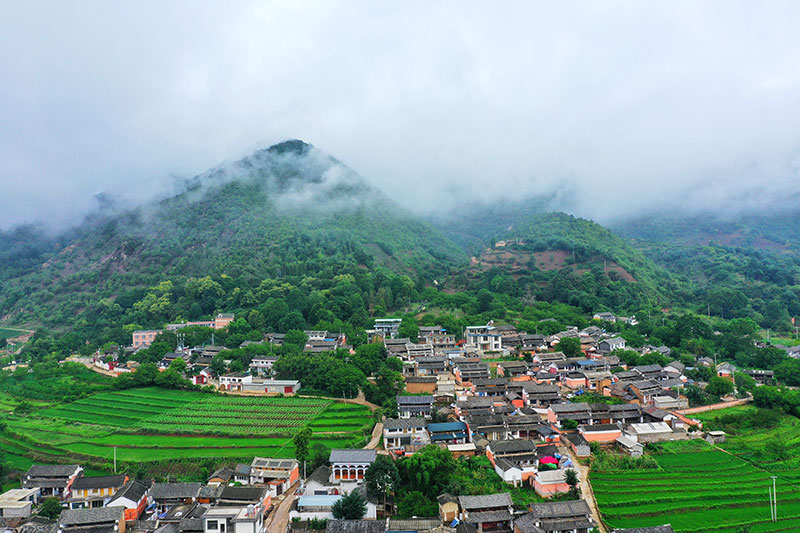 龙门村1（杨继如摄）
