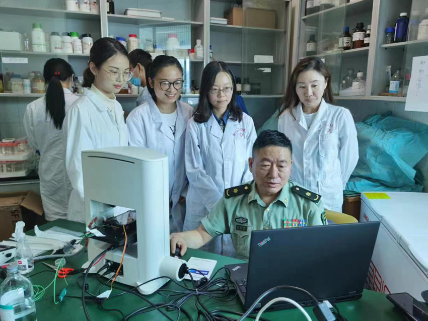 潘兴华工作照。云南省科技厅供图