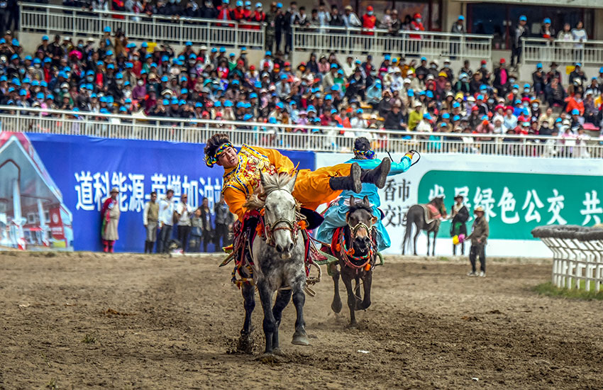 迪慶•香格裡拉2023年端午賽馬節開幕。香格裡拉市委宣傳部供圖 