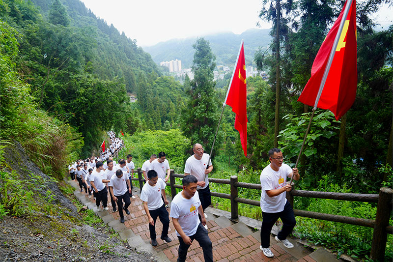 “千人走长征”活动现场。